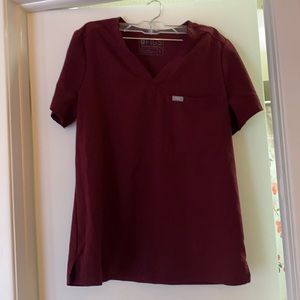 Medium maroon Catarina figs scrub top